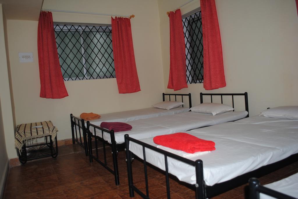 Joe And Marietta'S Guesthouse Калангут Номер фото